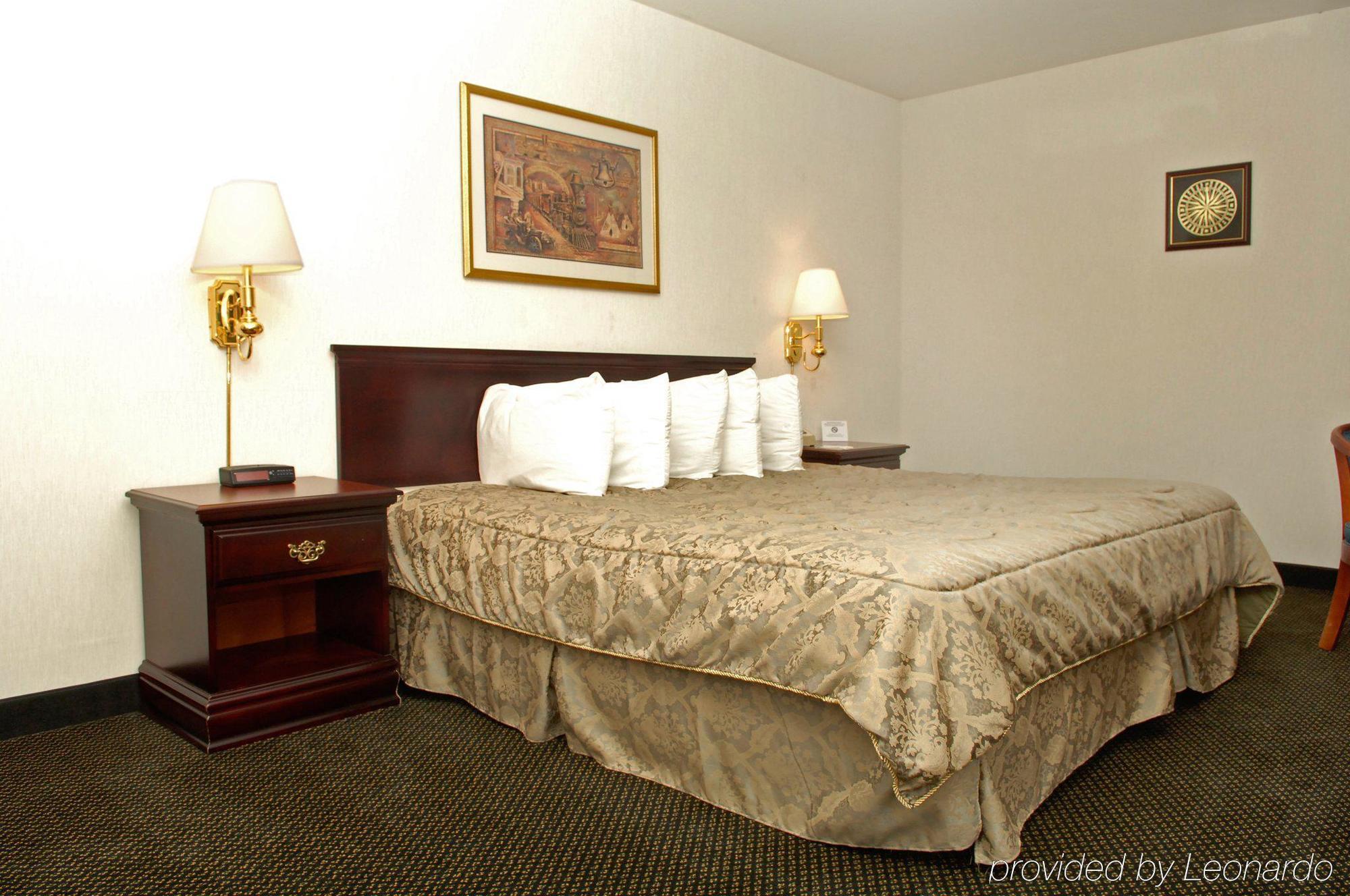 Ramada Plaza By Wyndham Chicago North Shore Wheeling Oda fotoğraf